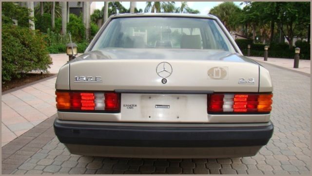 1993 Mercedes-Benz 190-Series E - photo 6