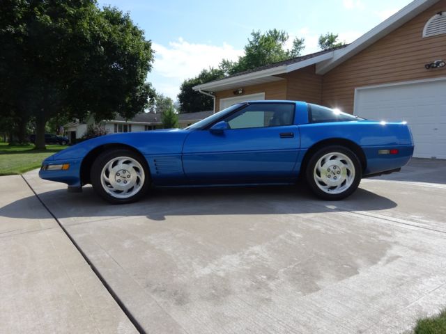 1993 Chevrolet Corvette Coupe - photo 2