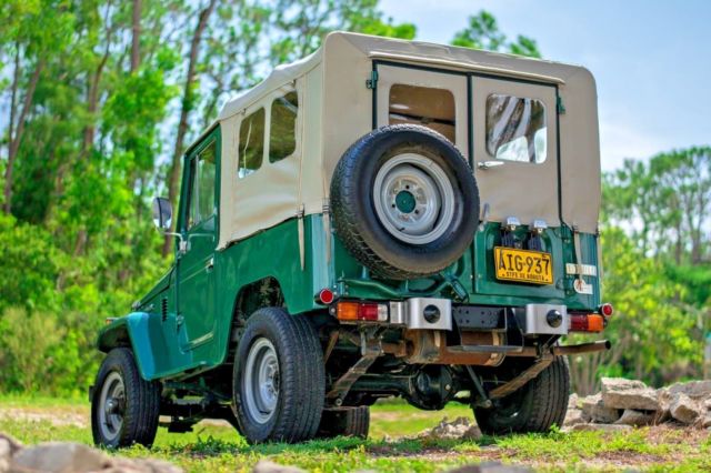 1977 Toyota Land Cruiser FJ40 - photo 3