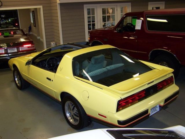 1987 Pontiac Firebird FORMULA 1500 ORG MILES PRISTINE STOCK BENCHMARK QUALITY - photo 4