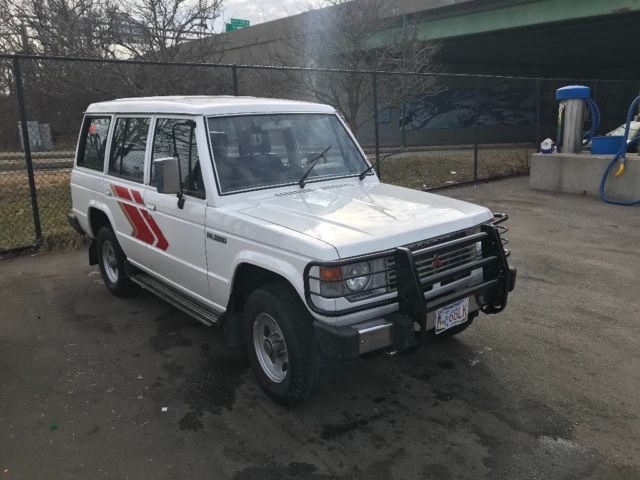 1990 Mitsubishi Montero - photo 6