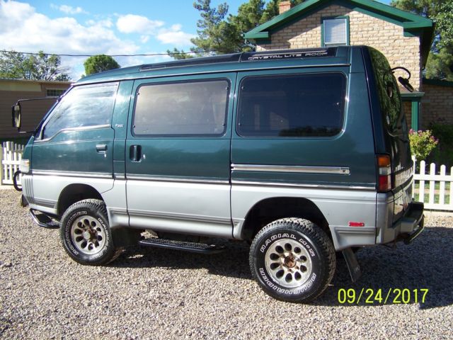 Mitsubishi Delica 4x4 Turbo Diesel Mini Van JDM 1992 Mitsubishi Delica Exceed