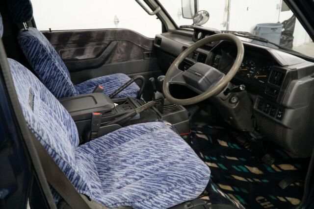 1993 Mitsubishi Delica - photo 2