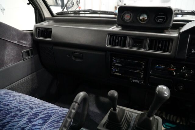 1993 Mitsubishi Delica - photo 3