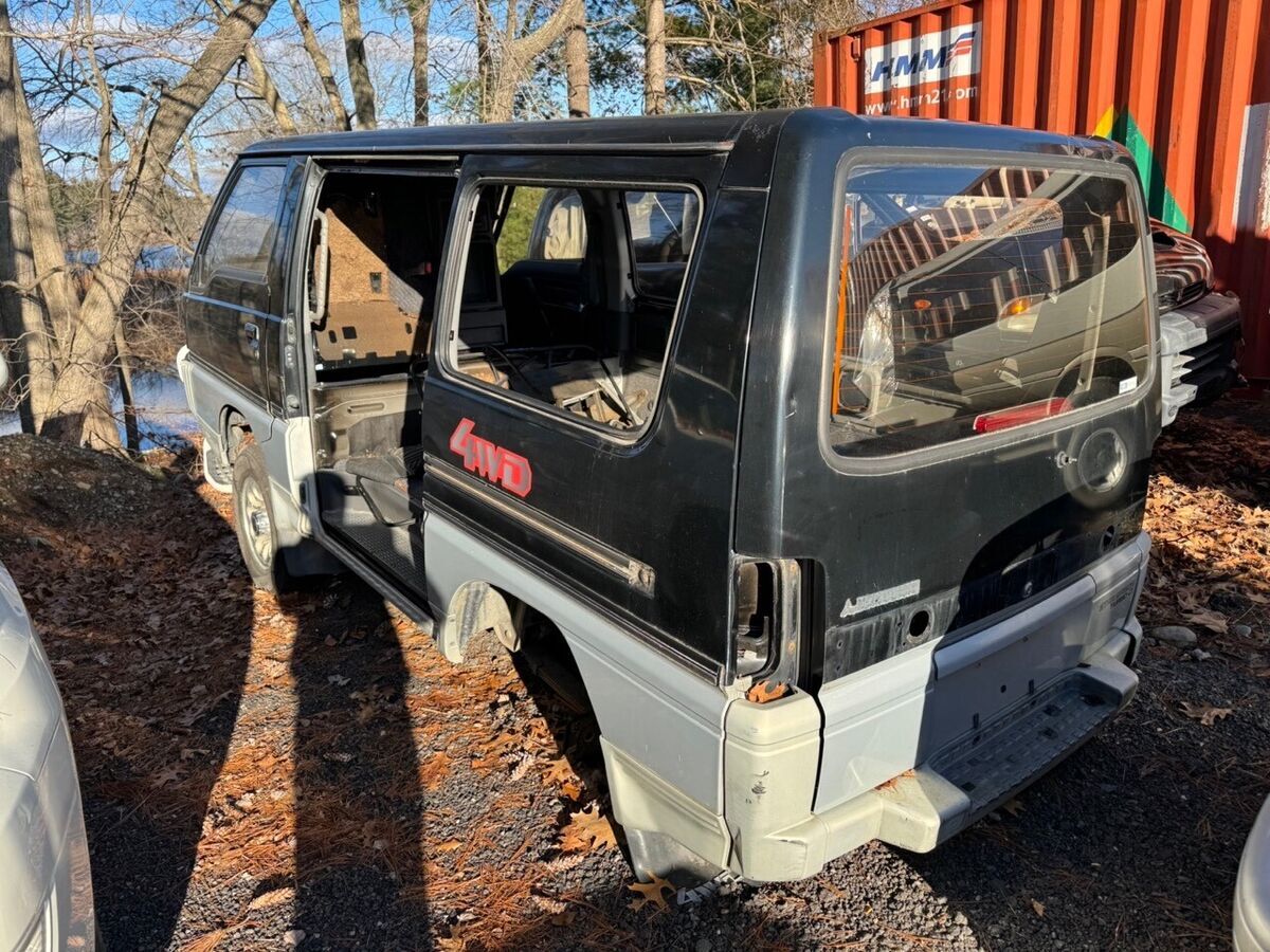 1979 Mitsubishi Other - photo 3