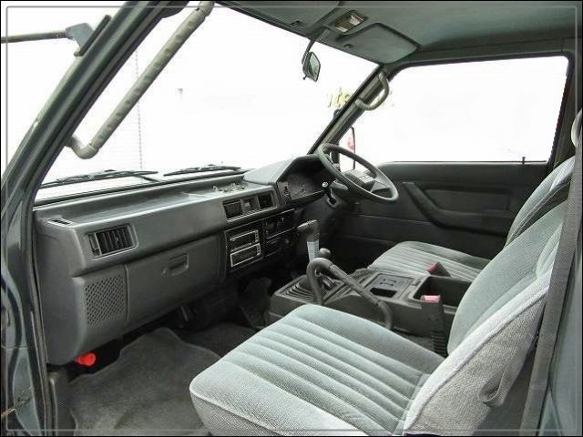 1990 Mitsubishi delica Base model - photo 13