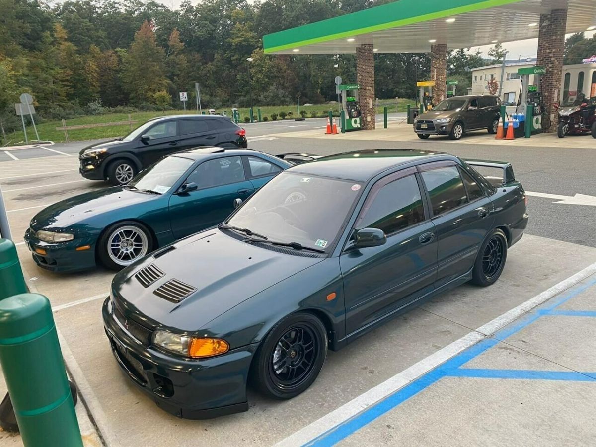 1992 Mitsubishi Evolution sedan - photo 6