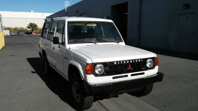 MITSUBISHI MONTERO 3.0 V6 LS 4X4 5DR CLASSIC (1990) AUTO! CLEAN TRUCK! LAS VEGAS 1990 Mitsubishi Montero