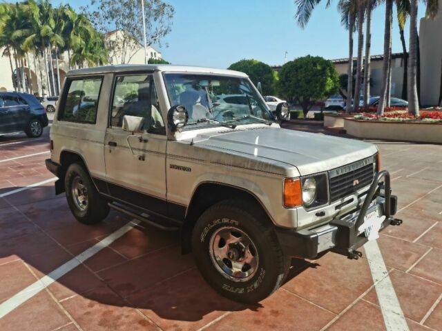 1986 Mitsubishi Montero - photo 2
