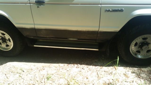 1990 Mitsubishi Pajero, Montero, Raider L044G - photo 8