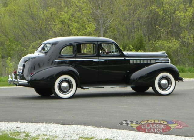 1938 Buick Special 4 Door Sedan - photo 3