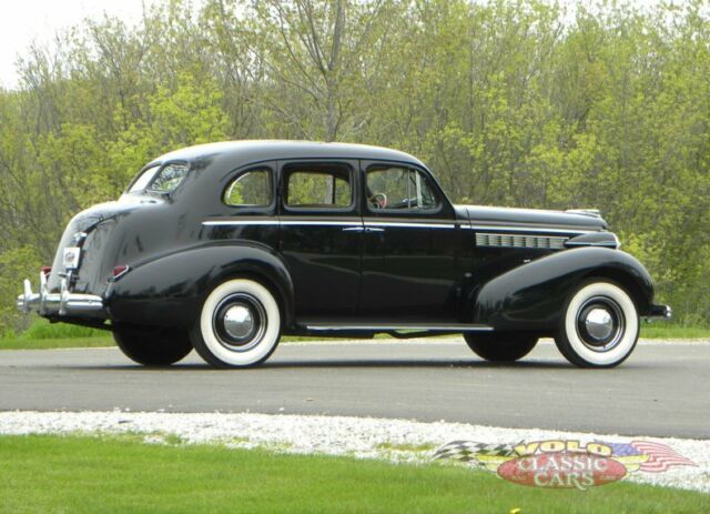 1938 Buick Special 4 Door Sedan - photo 4