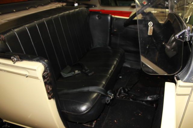 1929 Ford Model A Light Yellow, black top - photo 9