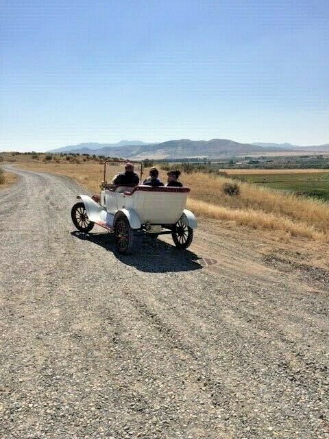 1918 Ford Model T Touring white body/red pin stripe - photo 6