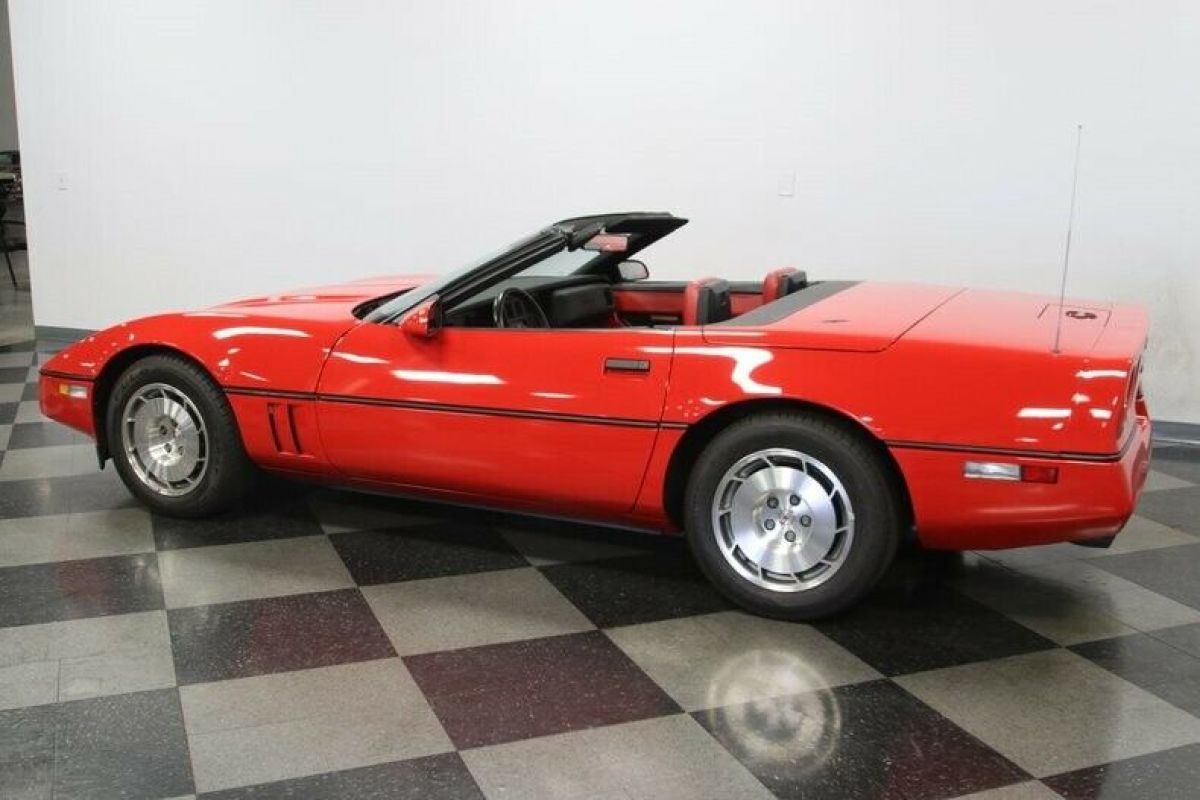 1986 Chevrolet Corvette Convertible - photo 10
