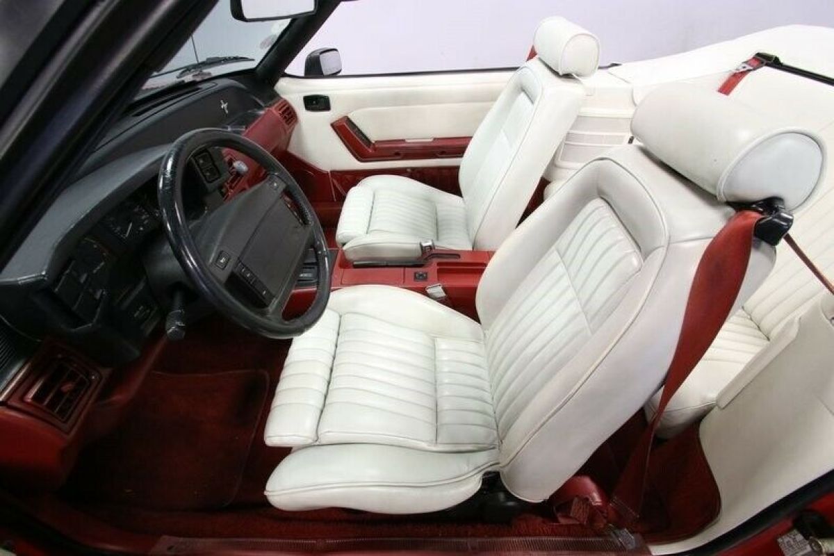 1990 Ford Mustang GT Convertible - photo 5