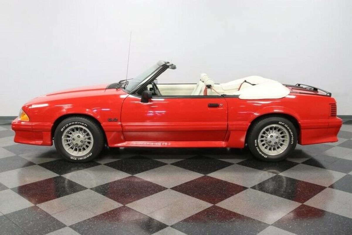 1990 Ford Mustang GT Convertible - photo 8