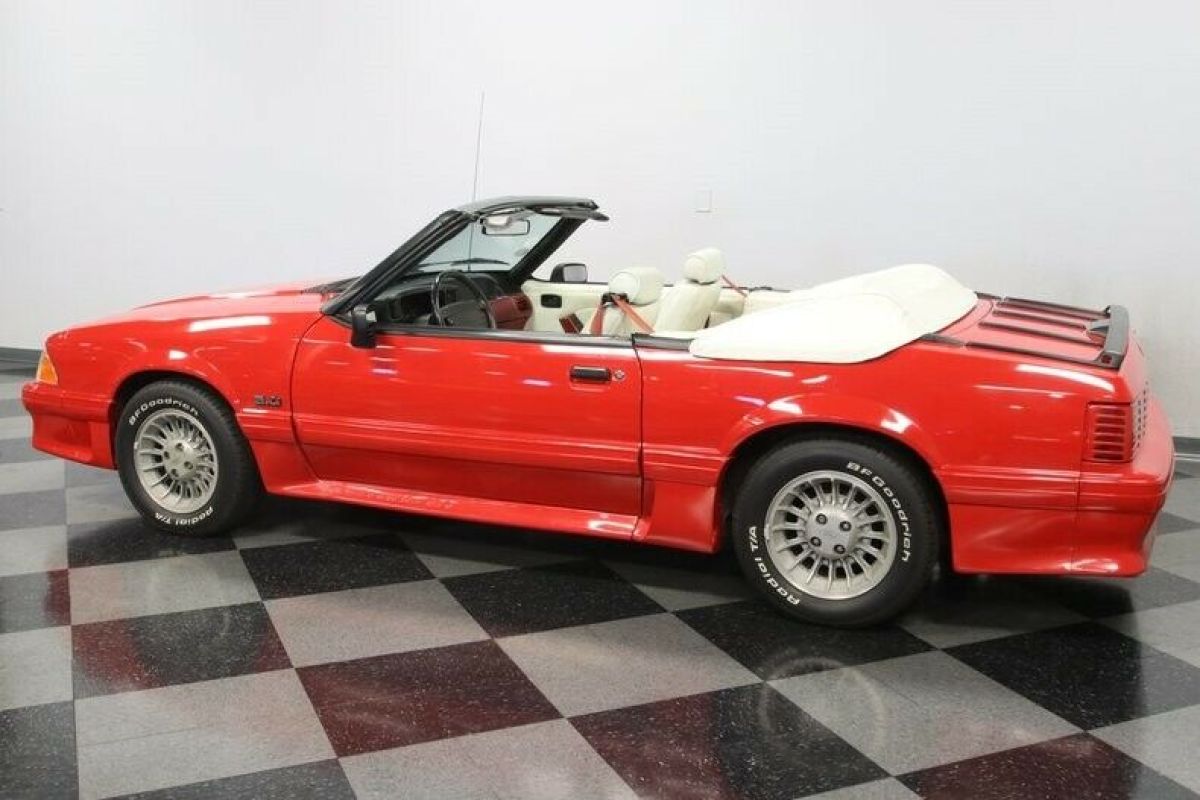 1990 Ford Mustang GT Convertible - photo 9