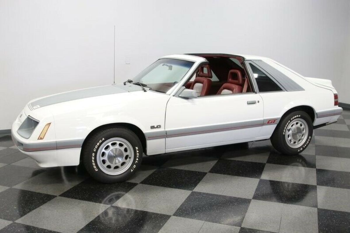 1986 Ford Mustang GT - photo 7