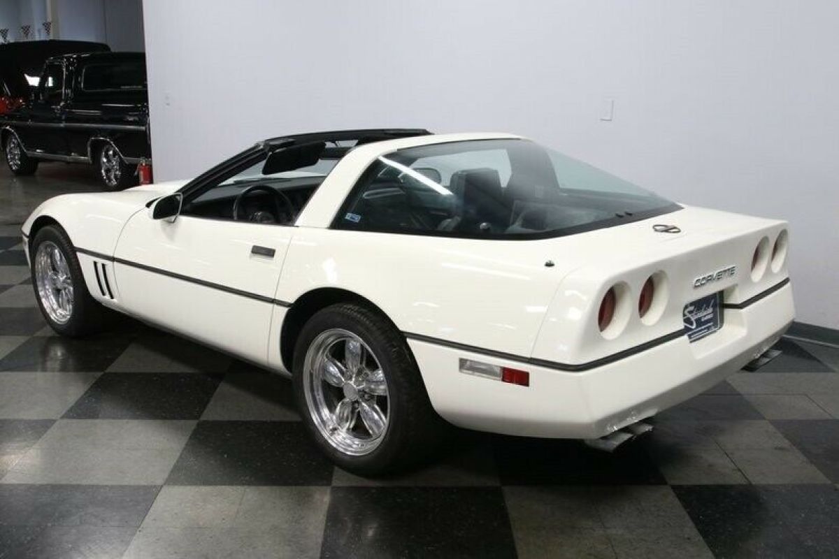 1985 Chevrolet Corvette - photo 10