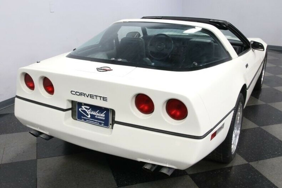 1985 Chevrolet Corvette - photo 13