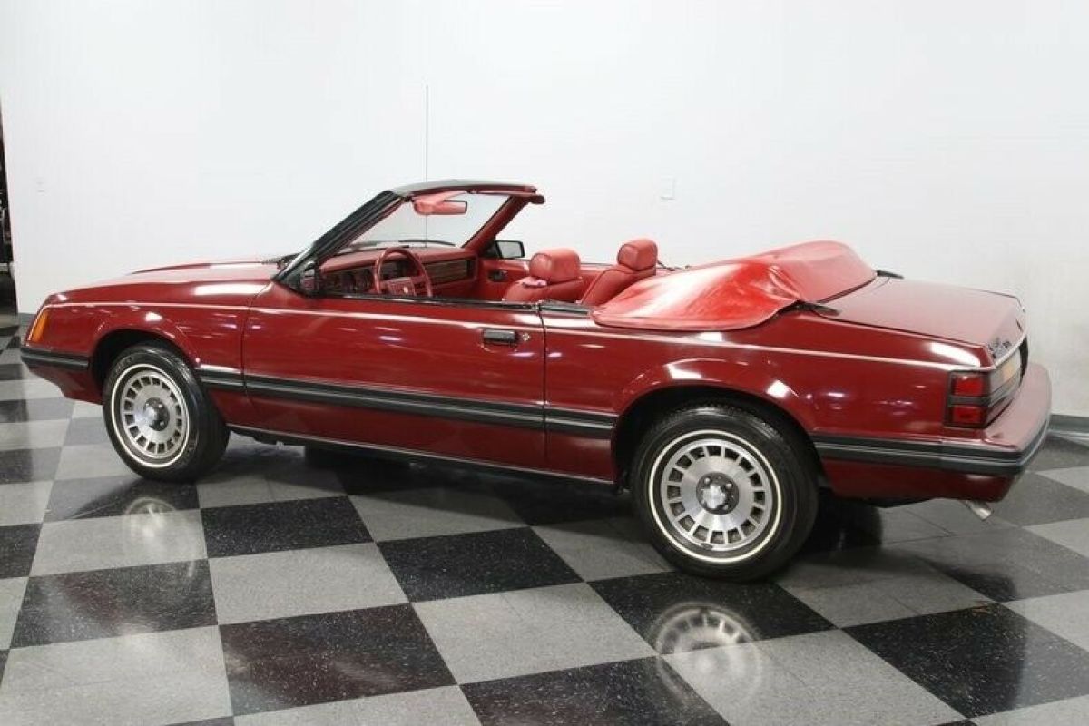 1983 Ford Mustang GLX Convertible - photo 8
