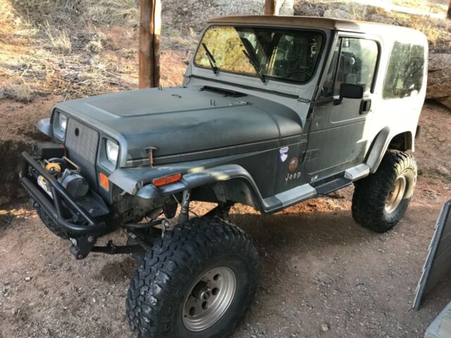 Modified, very good mechanical condition. 1992 Jeep Wrangler Sahara