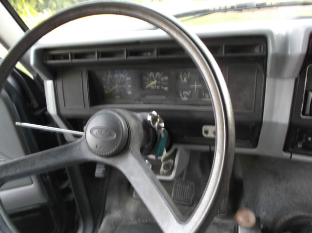 1982 Ford - photo 9