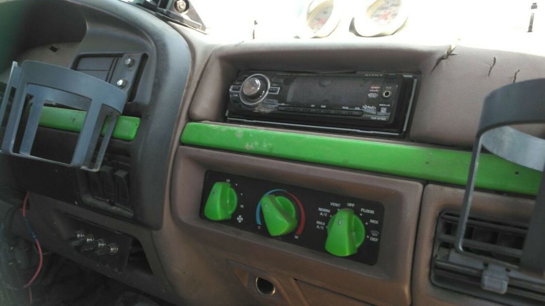 1992 Ford F-250 Lifted Monster truck w/ headers and chimney Pipe - photo 13