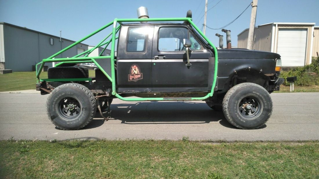 1992 Ford F-250 Lifted Monster truck w/ headers and chimney Pipe - photo 2