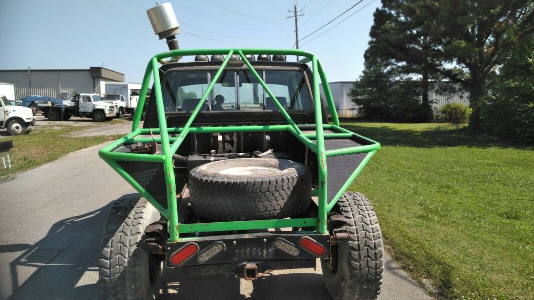 1992 Ford F-250 Lifted Monster truck w/ headers and chimney Pipe - photo 3