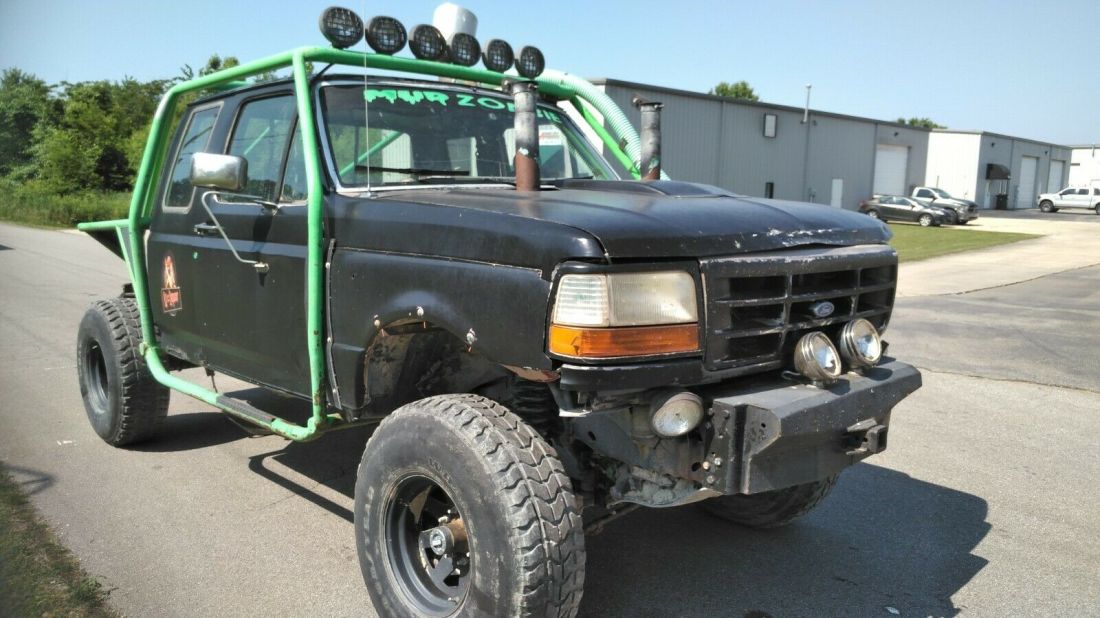 1992 Ford F-250 Lifted Monster truck w/ headers and chimney Pipe - photo 5