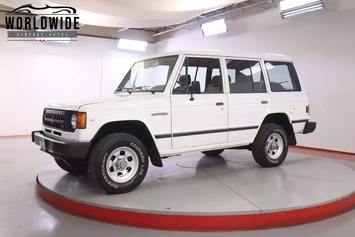 1990 Mitsubishi Montero