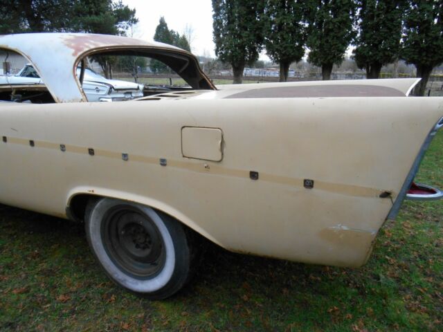 1957 Chrysler Saratoga - photo 3