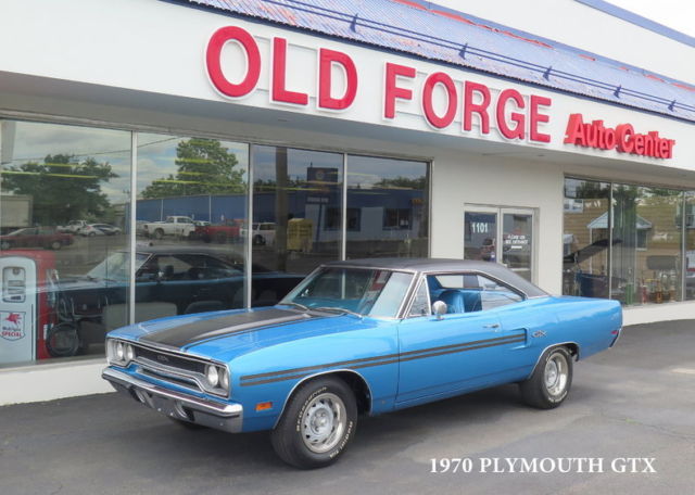 MOPAR muscle car GTX 440 4 speed 1970 Plymouth GTX