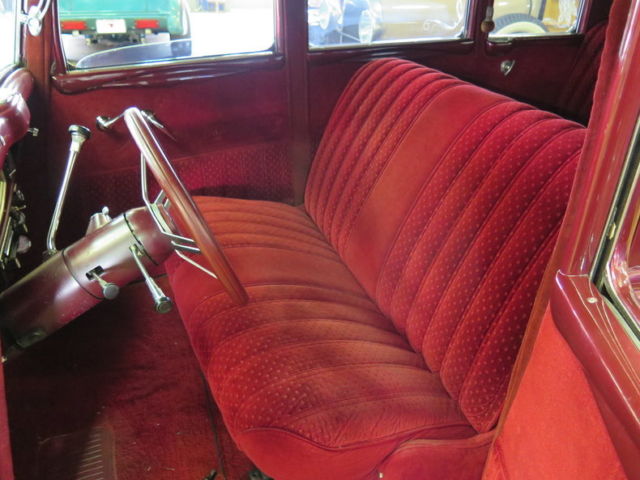 1933 Dodge Four Door Sedan - photo 2