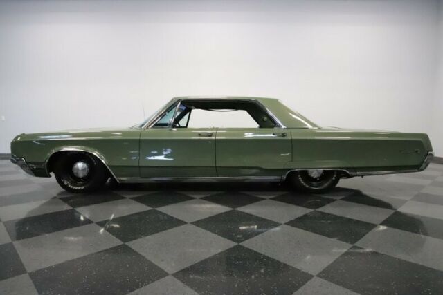 1968 Chrysler Newport -- - photo 3