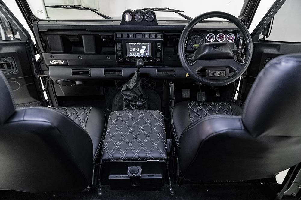 1989 Land Rover 110 Galvanized Chassis, Air-Condition, Power Windo - photo 12