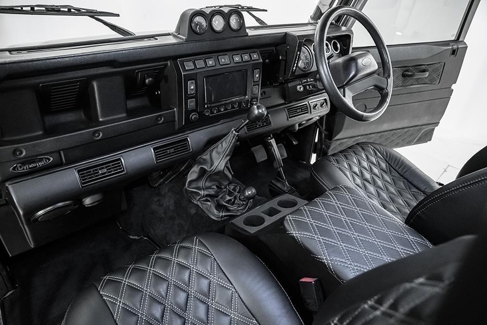 1989 Land Rover 110 Galvanized Chassis, Air-Condition, Power Windo - photo 13