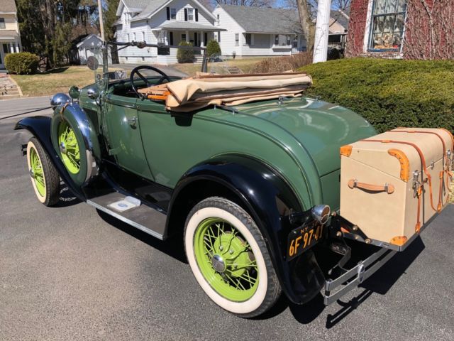 1930 Ford Model A Deluxe Roadster - photo 2