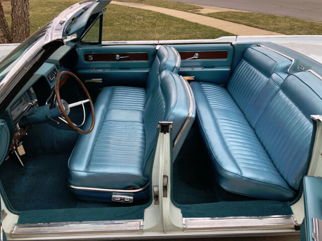 1961 Lincoln Continental Convertible - photo 8