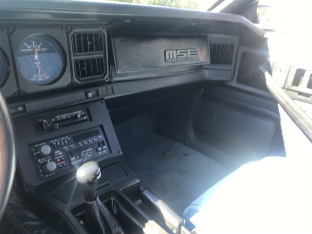 1984 Pontiac Trans Am - photo 10