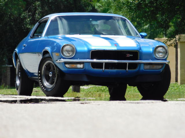 MULSANNE BLUE REAL Z28 EARLY CAR FOUR-SPEED M-21 SLICK PAINT 1971 Chevrolet Camaro Z28 Four-Speed