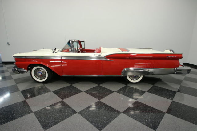 1959 Ford Fairlane 500 Skyliner - photo 2