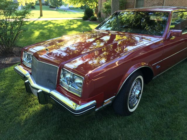 1985 Buick Riviera Coupe - photo 2
