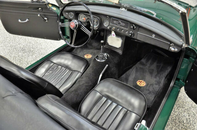 1966 MG MGB - photo 2