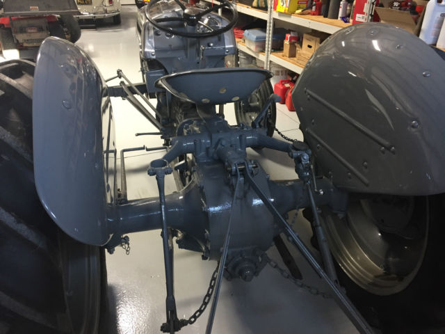 1939 Ford 9N Aluminum Hood Tractor - photo 9