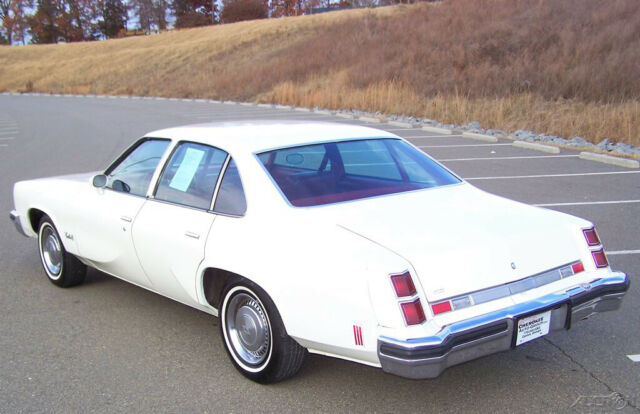1977 Oldsmobile Cutlass 34K S COLONNADE ULTRA NICE ORIGINAL UN-RESTORED SEDAN - photo 3