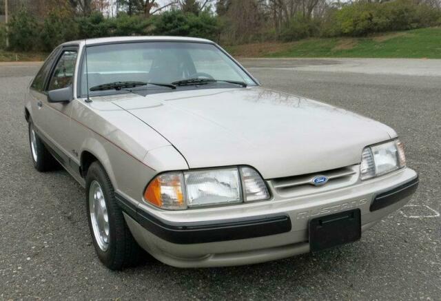1990 Ford Mustang - photo 2