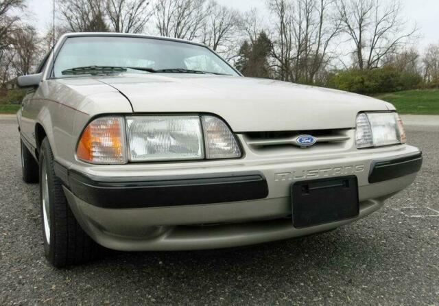 1990 Ford Mustang - photo 3